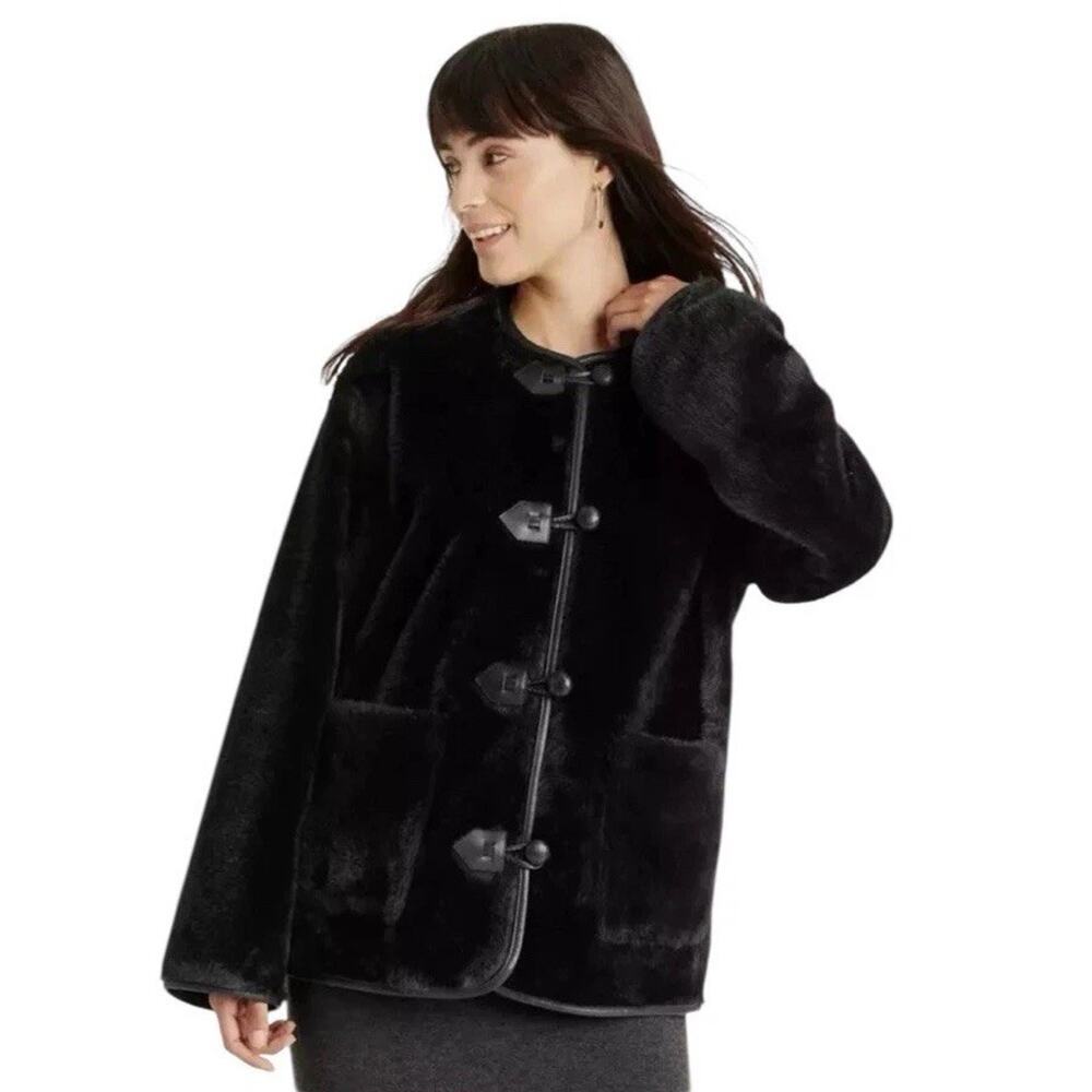 Universal Thread Women's Faux Fur Black Coat Size XL